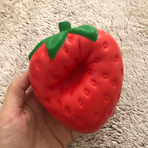 ⚡️⚡️Authentic Ibloom Strawberry Squishy - Picture 5 of 5